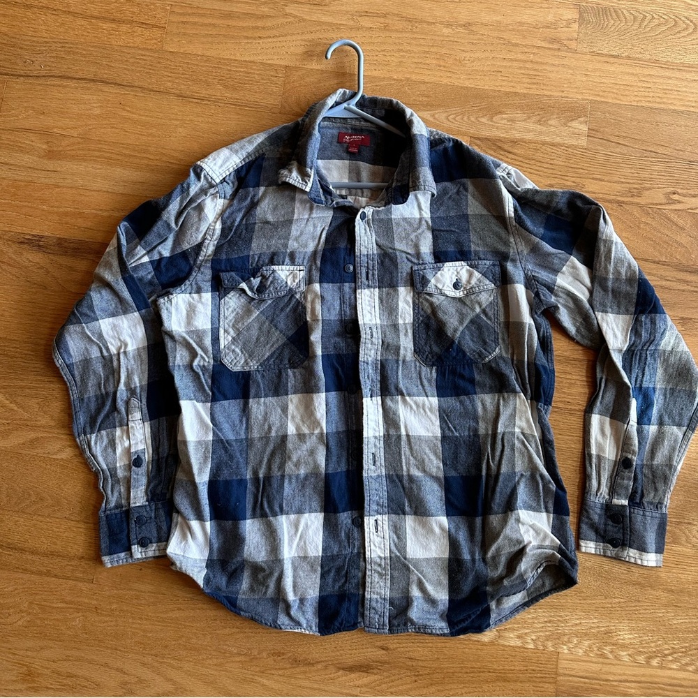 Arizona Jean Company Navy and White Plaid Shirt